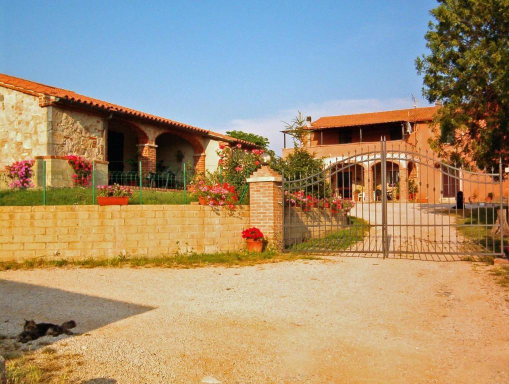 Agriturismo Marruchetone Vecchio 만시아노 외부 사진